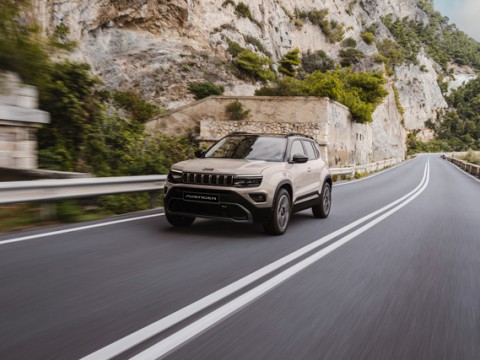 Jeepは「電動SUV」へどう変わるのか　限定車が映す“都市型ジープ”戦略