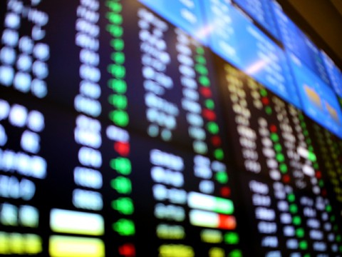 日経平均前場2,547円安 　株急落受けリスク回避広がる