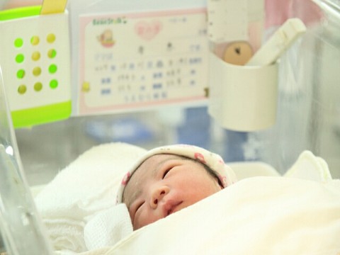 出生率1.14に低下　婚姻増でも続く少子化の課題